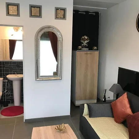 Apartment Detente A 10mn De La Gare Et Aeroport St Exupery Colombier-Saugnieu